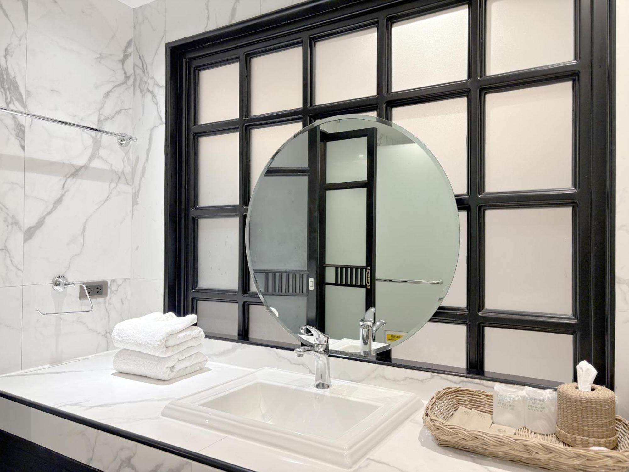 Glory Boutique Suites 清迈古城荣耀精品酒店 Τσιάνγκ Μάι Εξωτερικό φωτογραφία